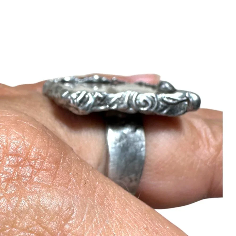 Handcrafted Artisan Silver & Glass Statement Ring Abstract Woman Portrait Design - Picture 4 of 17